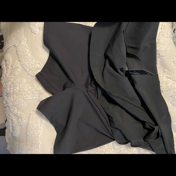 Under Armour skort, athletic fit with pockets! - Picture 5 of 5